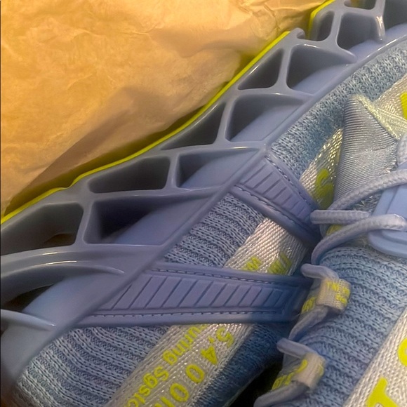 Girls Fashion Sneakers - Picture 3 of 8